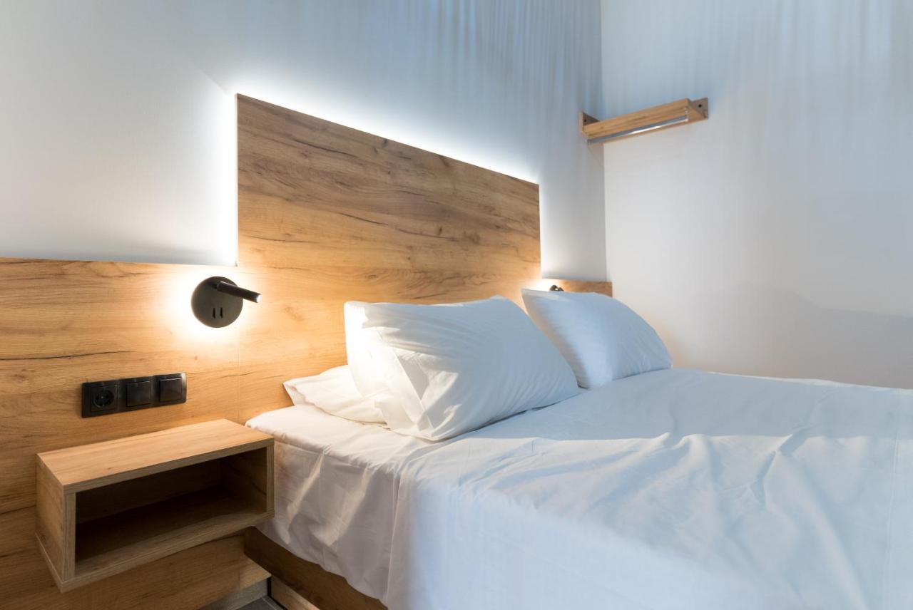 Jacuzzi Suite Piazza Dei Leoni 伊拉克利翁 外观 照片